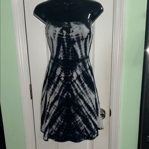 Express Black and White Tie-Dye Strapless Mini Dress Summertime Boho Fun Size XS
